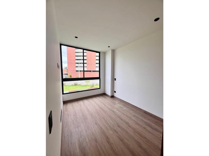 Casa de 5 alcobas en venta en El Porvenir, Rionegro, 253 m² · foto 12 de 24