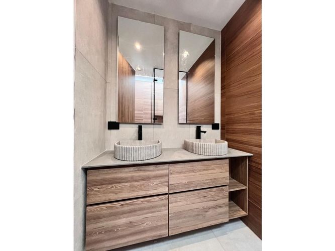 Casa de 5 alcobas en venta en El Porvenir, Rionegro, 253 m² · foto 13 de 24