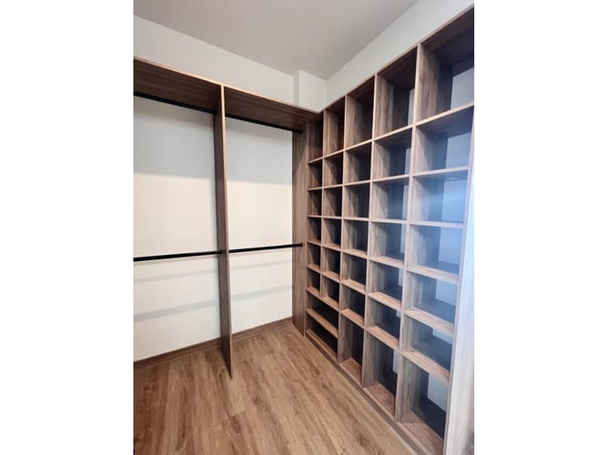 Casa de 5 alcobas en venta en El Porvenir, Rionegro, 253 m² · foto 19 de 24
