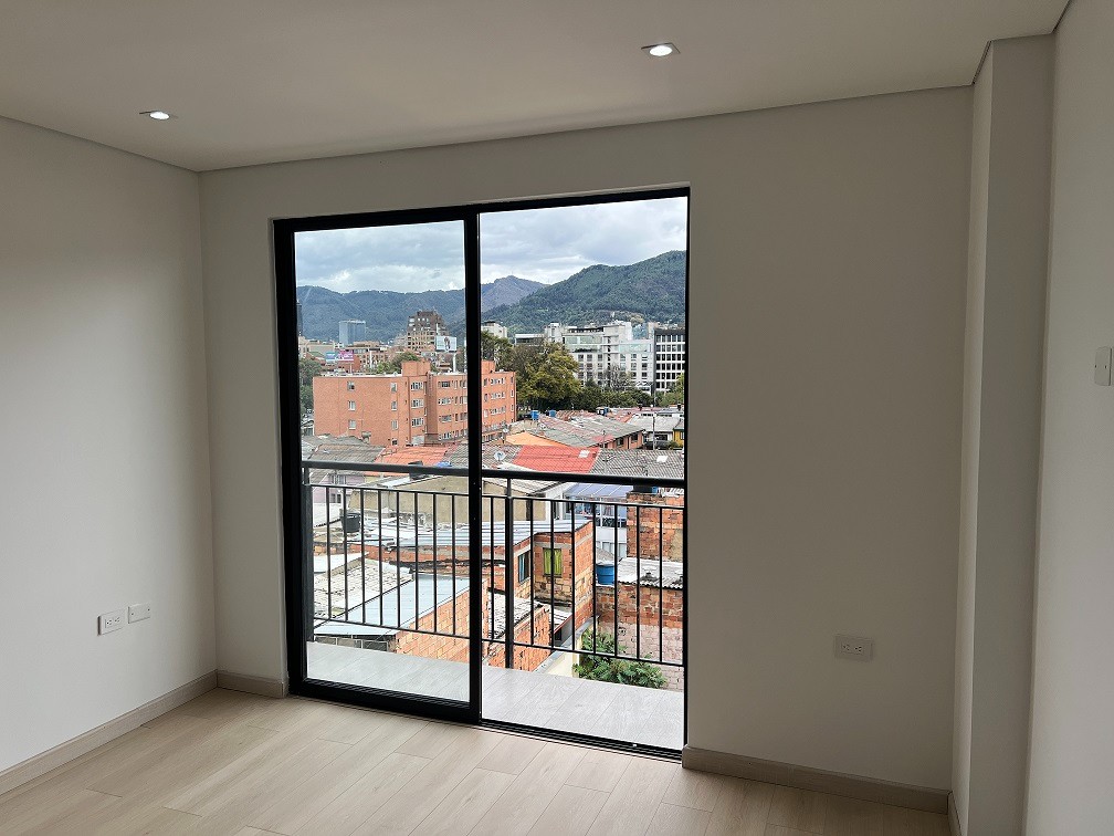 Apartamento en venta en Polo Club, Bogotá · foto 2 de 16