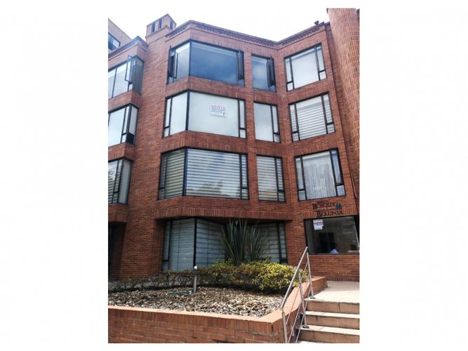 Apartamento de 3 alcobas en venta en Chico Norte, Bogotá, 147 m² · foto 2 de 24