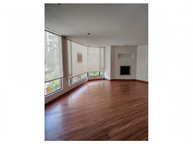 Apartamento de 3 alcobas en venta en Chico Norte, Bogotá, 147 m² · foto 3 de 24
