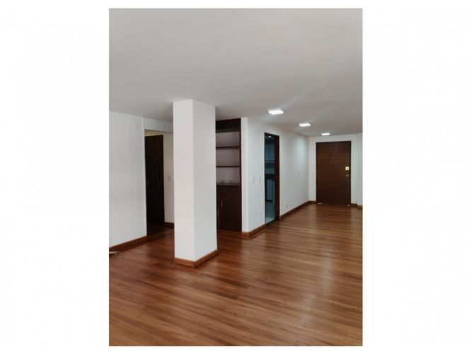Apartamento de 3 alcobas en venta en Chico Norte, Bogotá, 147 m² · foto 8 de 24