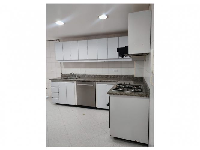 Apartamento de 3 alcobas en venta en Chico Norte, Bogotá, 147 m² · foto 15 de 24