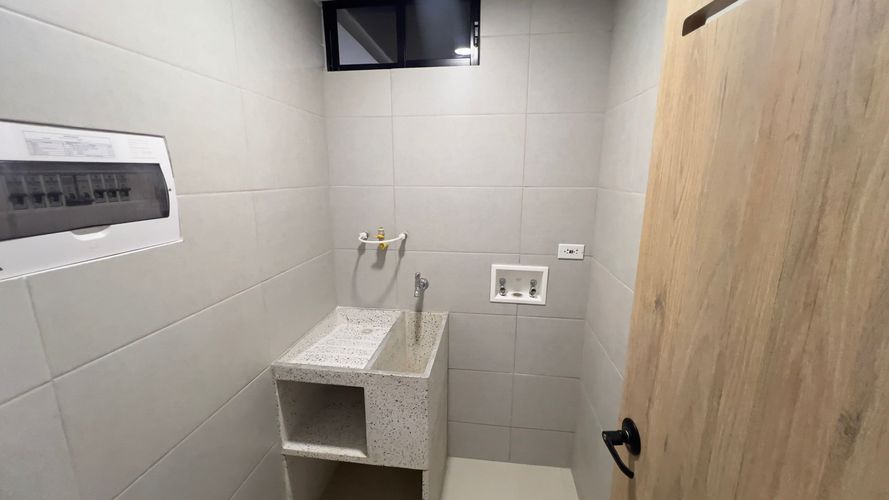 Apartamento de 2 alcobas en venta en Urbanizacion La Zafra, Floridablanca, 62 m² · foto 4 de 16