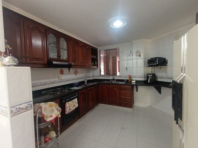 Casa de 4 alcobas en venta en San Jorge, Ibagué, 250 m² · foto 6 de 24