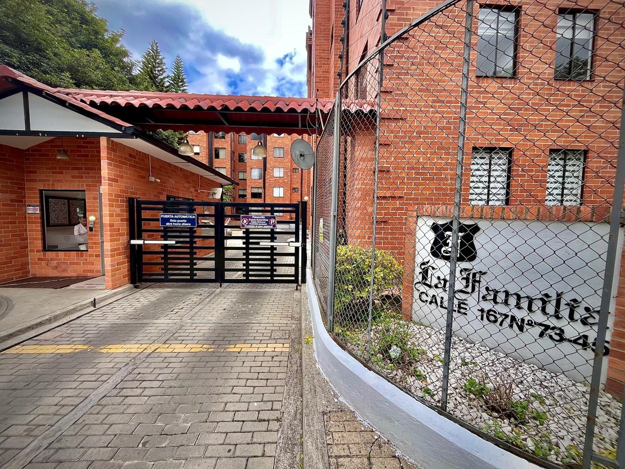 Apartamento en venta en Portales Del Norte, Bogotá · foto 8 de 24