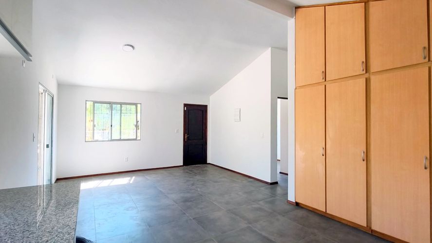 EL PINAR SUR, 2 DORM, 2 BAÑOS, COCHERA, PARRILLERO - foto 3