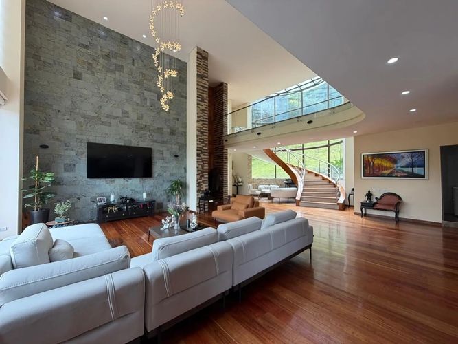 Casa de 4 alcobas en venta en Yerbabonita Bosque Nativo, Chía, 600 m² · foto 4 de 24