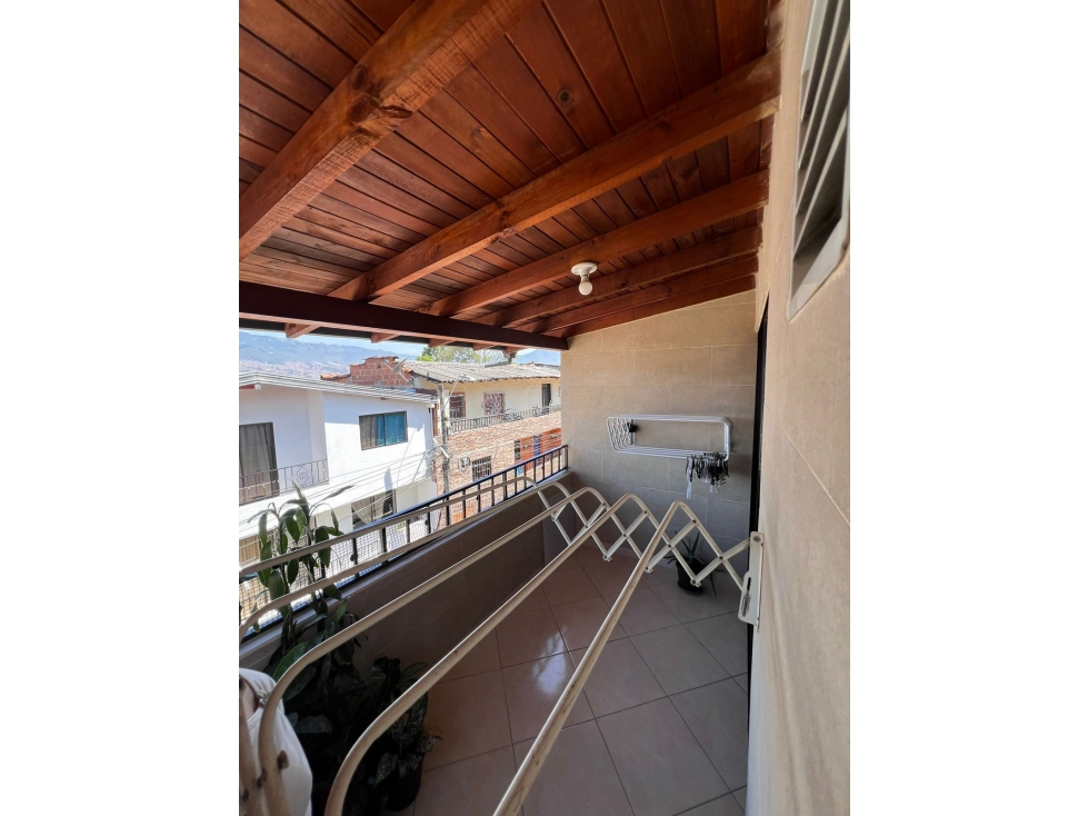 Apartamento en venta en Manrique Central, Medellín · foto 8 de 10