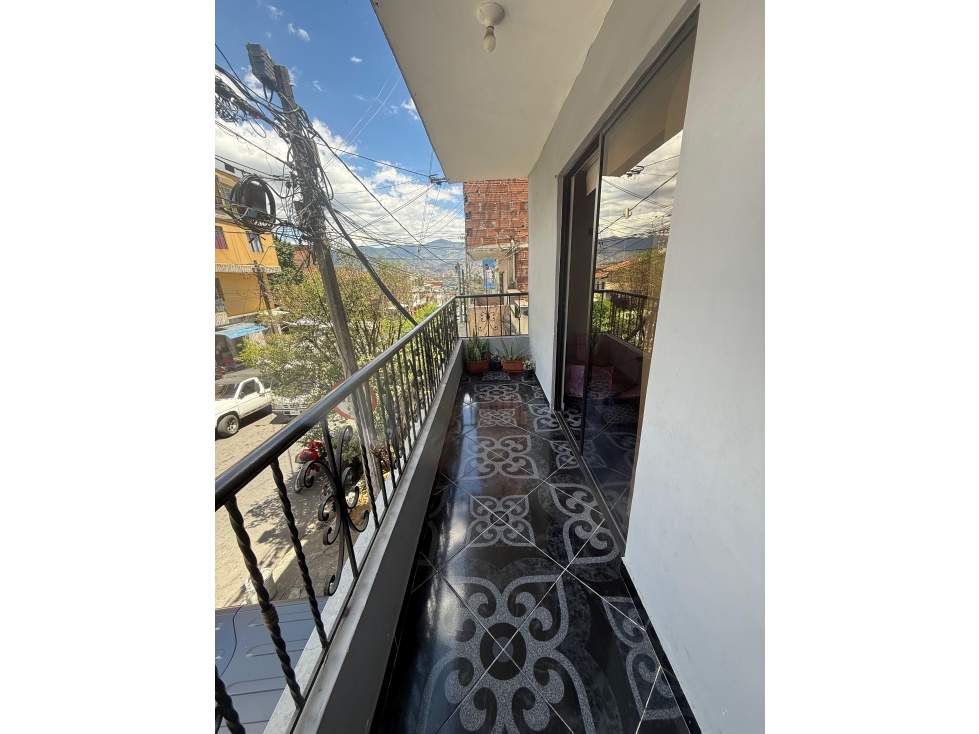 Apartamento en venta en Manrique Central, Medellín · foto 6 de 19