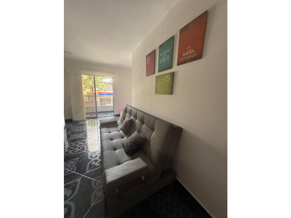Apartamento en venta en Manrique Central, Medellín · foto 7 de 19