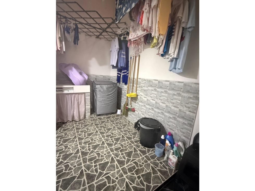 Apartamento en venta en Manrique Central, Medellín · foto 9 de 19