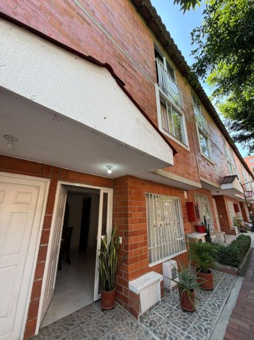 Casa de 3 alcobas en venta en Caney, Cali, 73 m² · foto 2 de 11