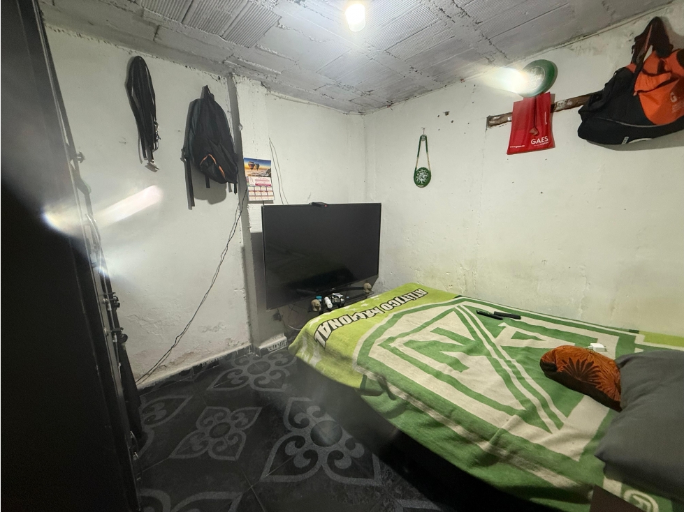 Apartamento en venta en Manrique Central, Medellín · foto 2 de 20
