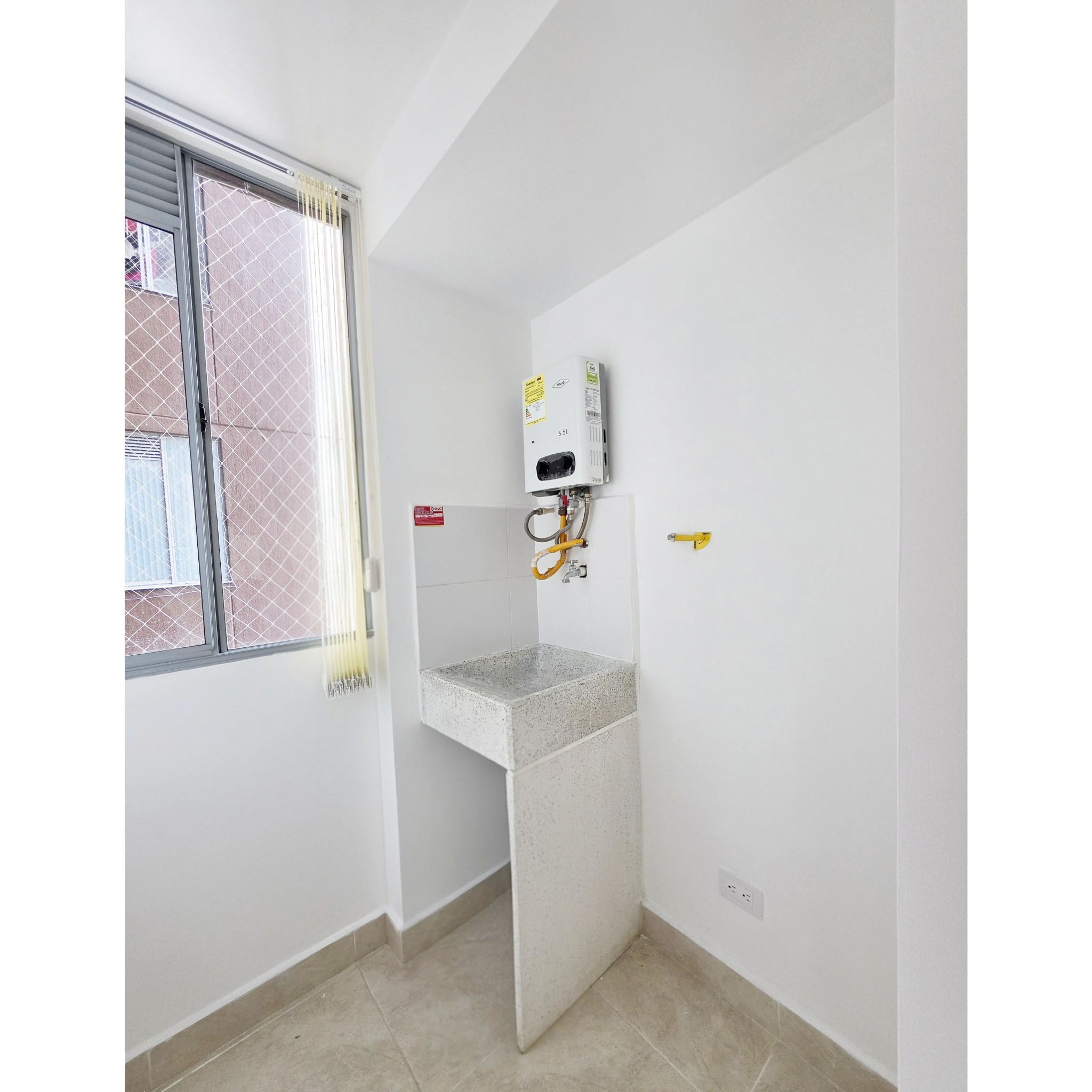 Apartamento en venta en La Cuenca, Envigado · foto 6 de 8