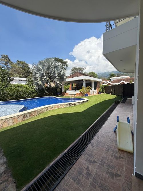 Casa de 5 alcobas en venta en La Españolita, Piedecuesta, 560 m² · foto 5 de 24