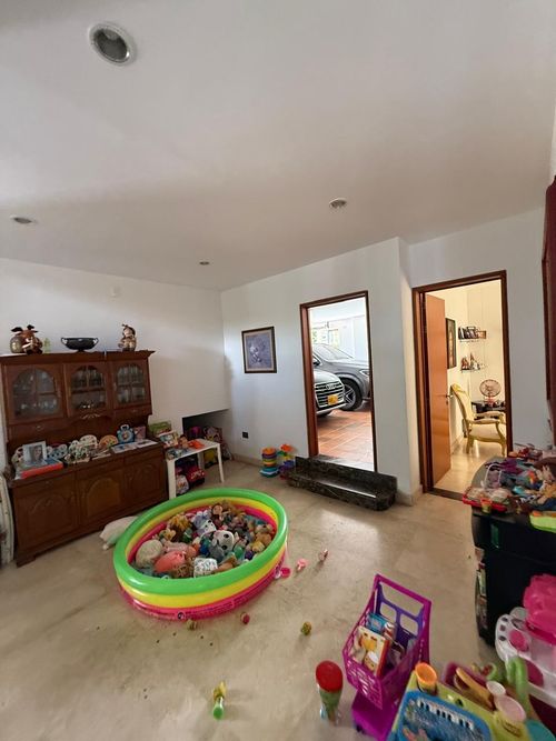 Casa de 5 alcobas en venta en La Españolita, Piedecuesta, 560 m² · foto 14 de 24