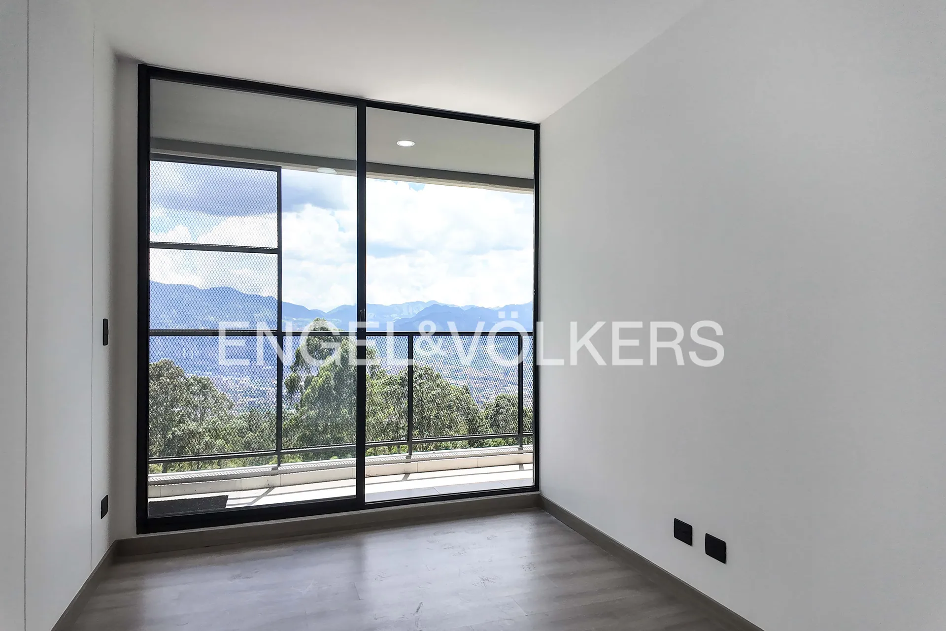 Apartamento en venta en Loma De Las Brujas, Envigado · foto 8 de 13