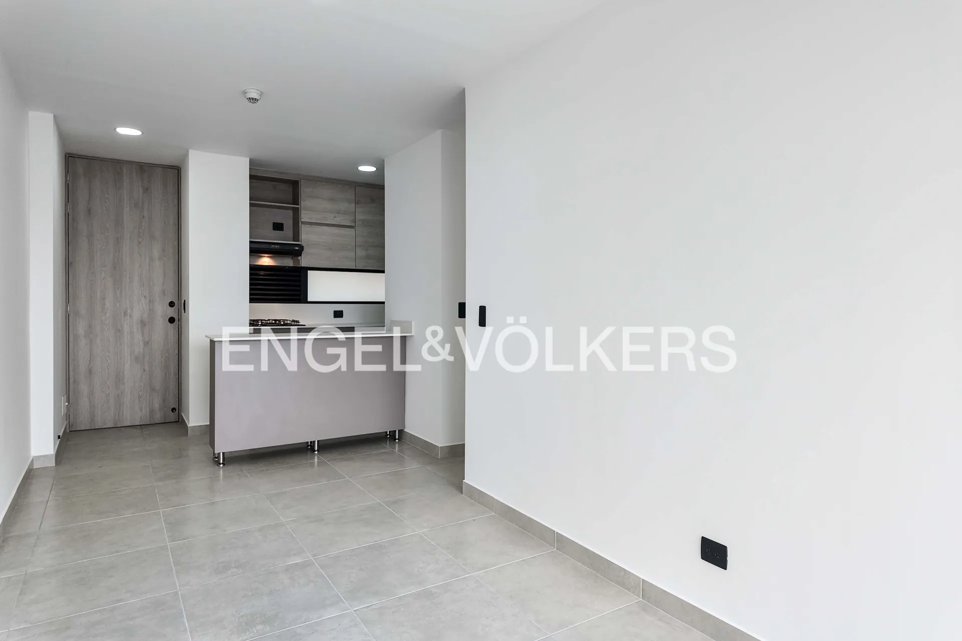 Apartamento en venta en Loma De Las Brujas, Envigado · foto 2 de 13