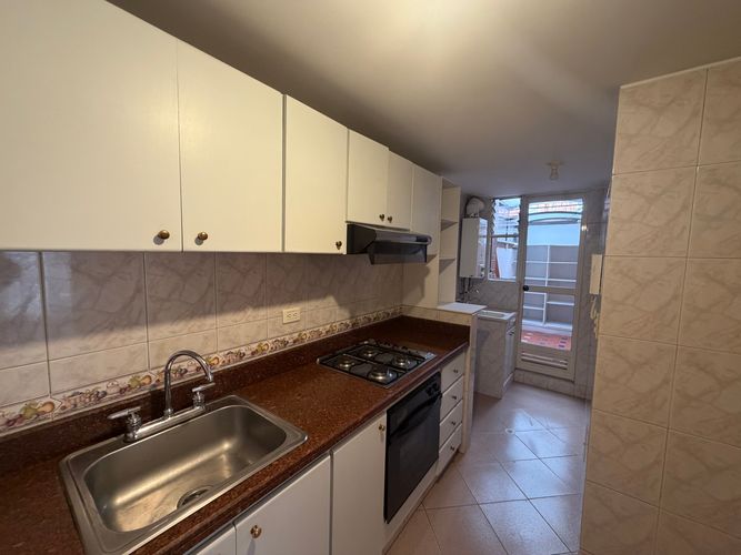 Apartamento de 3 alcobas en arriendo en Paulo Vi, Bogotá, 82 m² · foto 2 de 10