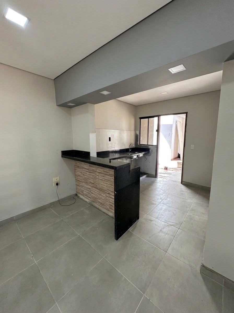 VENTA! CASA CON PISCINA EN LAMBARÉ -479 m2 DE TERRENO -A 2 CUADRAS DE AV. ARGAÑA - foto 3