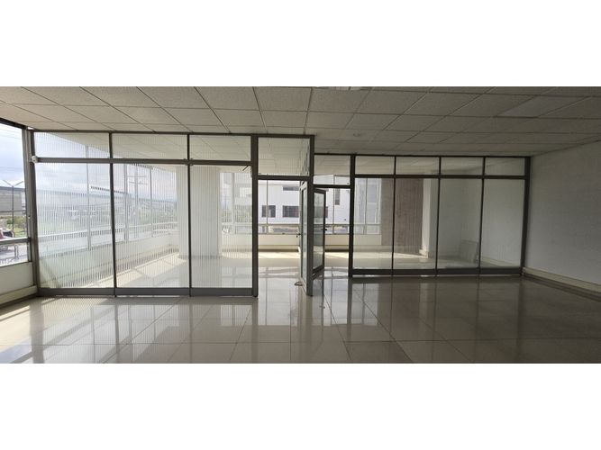 Oficina en arriendo en Siberia, Cota, 600 m² · foto 3 de 14