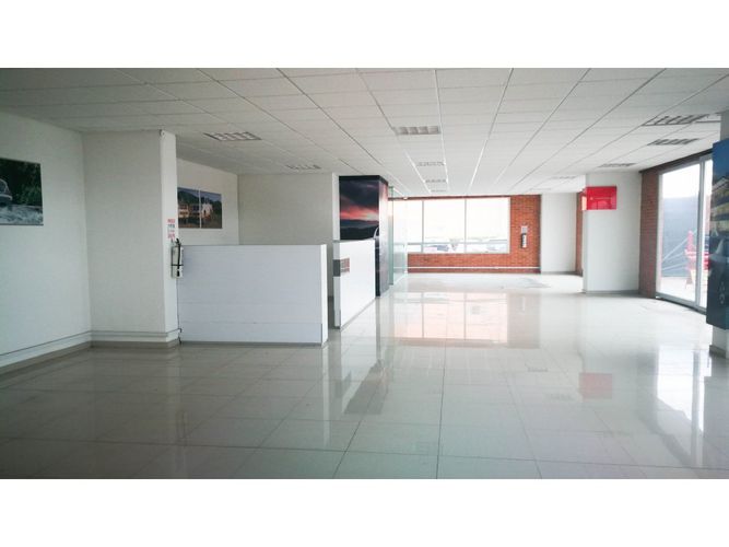 Oficina en arriendo en Siberia, Cota, 1200 m² · foto 2 de 9
