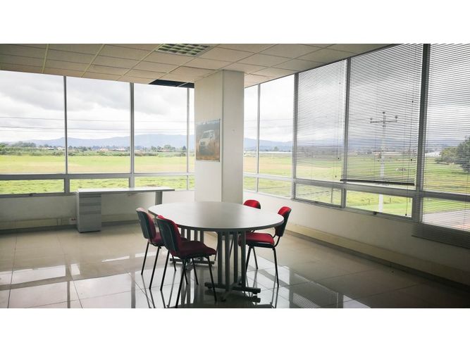 Oficina en arriendo en Siberia, Cota, 1200 m² · foto 5 de 9