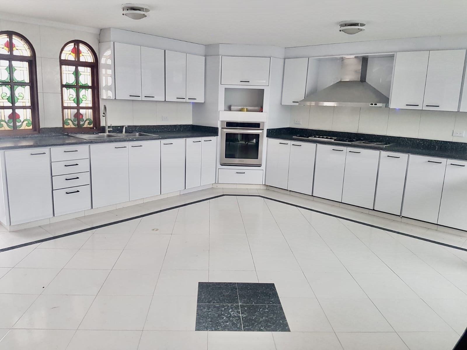 Casa en venta en Bosques Del Marques, Bogotá · foto 2 de 24
