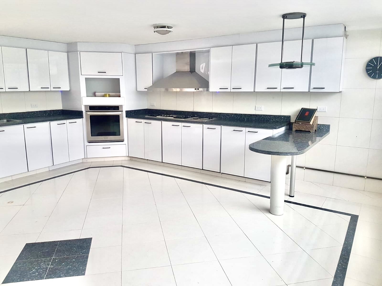 Casa en venta en Bosques Del Marques, Bogotá · foto 3 de 24