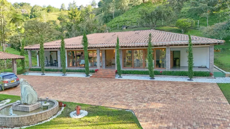 Finca en venta en Sajonia, Rionegro, 4000 m² · foto 4 de 22