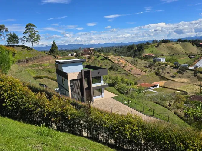 Casa de 4 alcobas en venta en Rio Abajo, Rionegro · foto 13 de 24