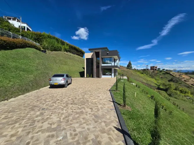 Casa de 4 alcobas en venta en Rio Abajo, Rionegro · foto 18 de 24