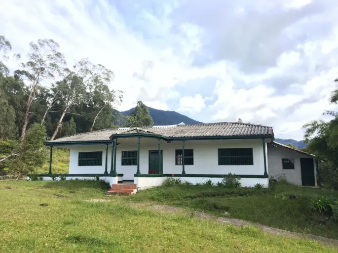 Casa de 4 alcobas en venta en Lomitas, La Ceja · foto 3 de 21