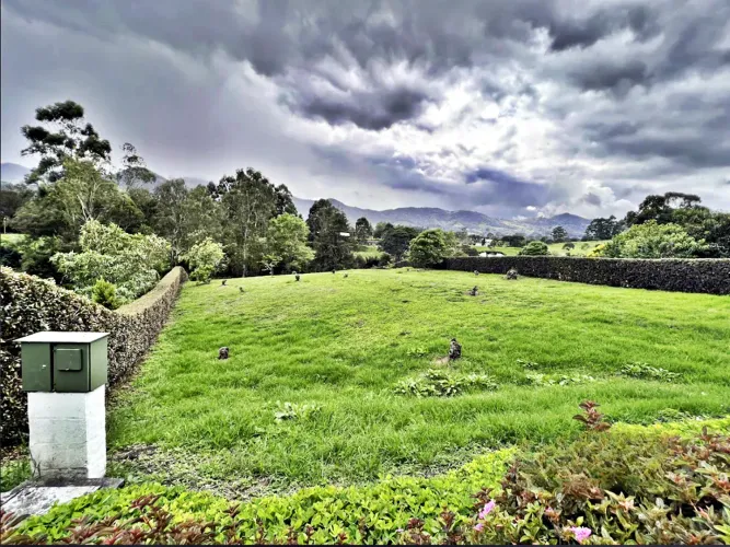 Lote en venta en Guamito, La Ceja, 3733 m² · foto 2 de 17