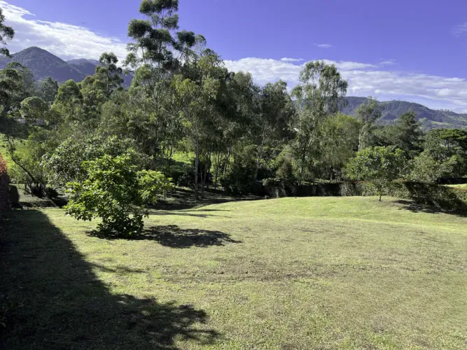Lote en venta en Guamito, La Ceja, 3372 m² · foto 2 de 16
