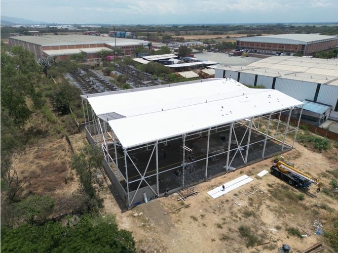Bodega en arriendo en Acopi, Yumbo, 2200 m² · foto 2 de 24