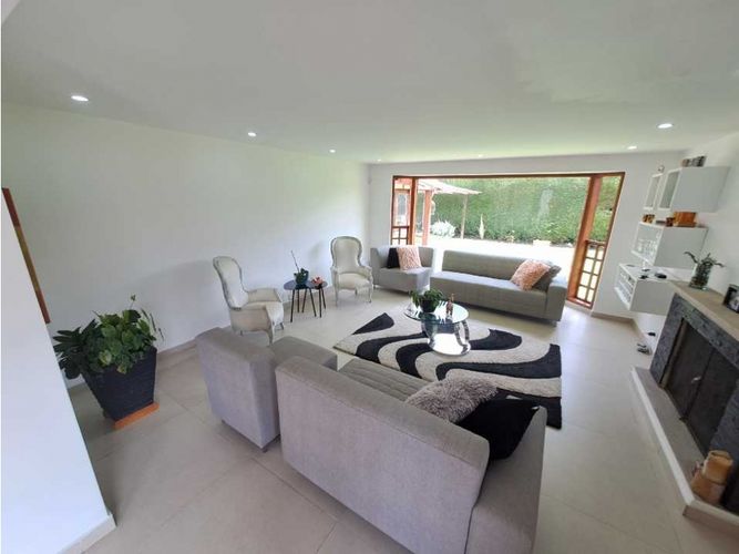 Casa de 3 alcobas en venta en San Jose De Bavaria, Bogotá, 340 m² · foto 17 de 19