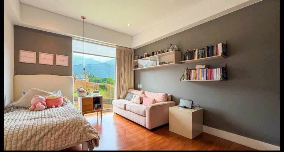 Casa de 5 alcobas en venta en Lagos De Torca, Bogotá, 400 m² · foto 3 de 17