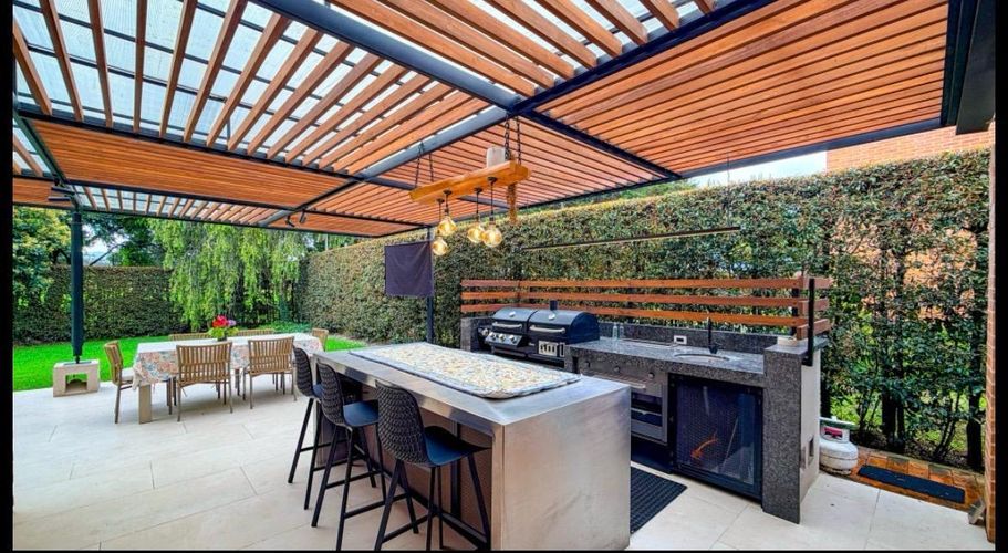 Casa de 5 alcobas en venta en Lagos De Torca, Bogotá, 400 m² · foto 4 de 17