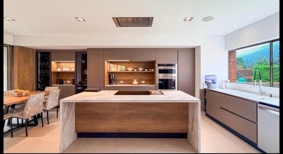 Casa de 5 alcobas en venta en Lagos De Torca, Bogotá, 400 m² · foto 10 de 17