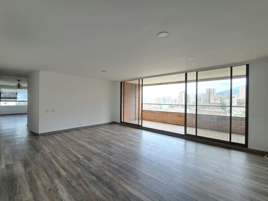 Apartamento en venta en El Poblado, Medellín · foto 7 de 24