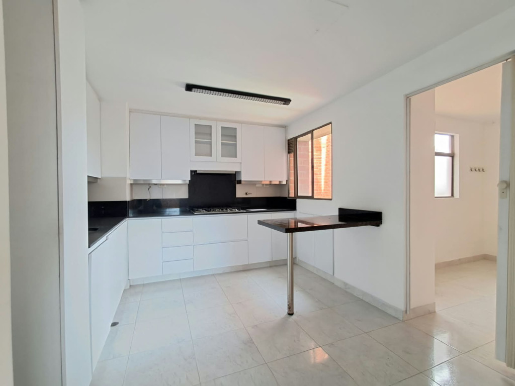 Apartamento en venta en El Poblado, Medellín · foto 10 de 24