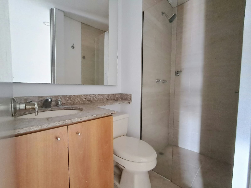 Apartamento en venta en El Poblado, Medellín · foto 12 de 24