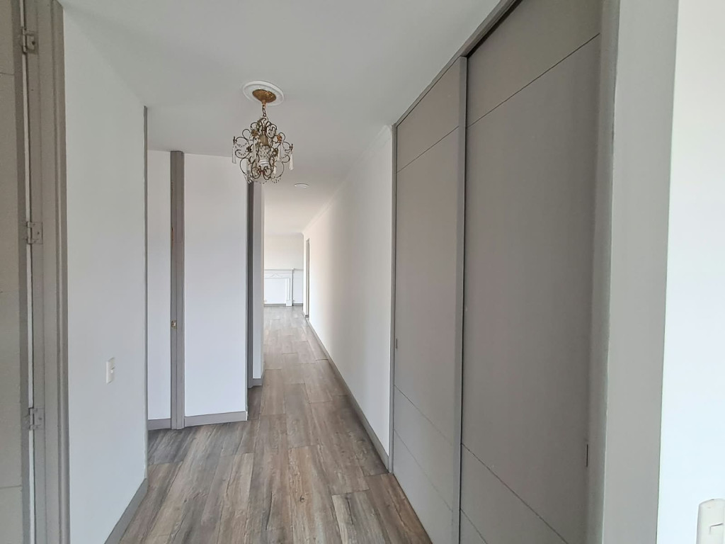 Apartamento en venta en El Poblado, Medellín · foto 20 de 24