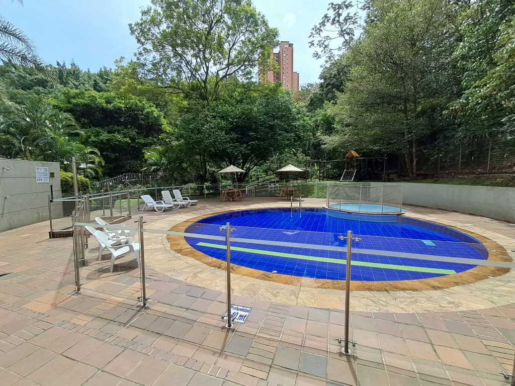 Apartamento en venta en El Poblado, Medellín · foto 22 de 24
