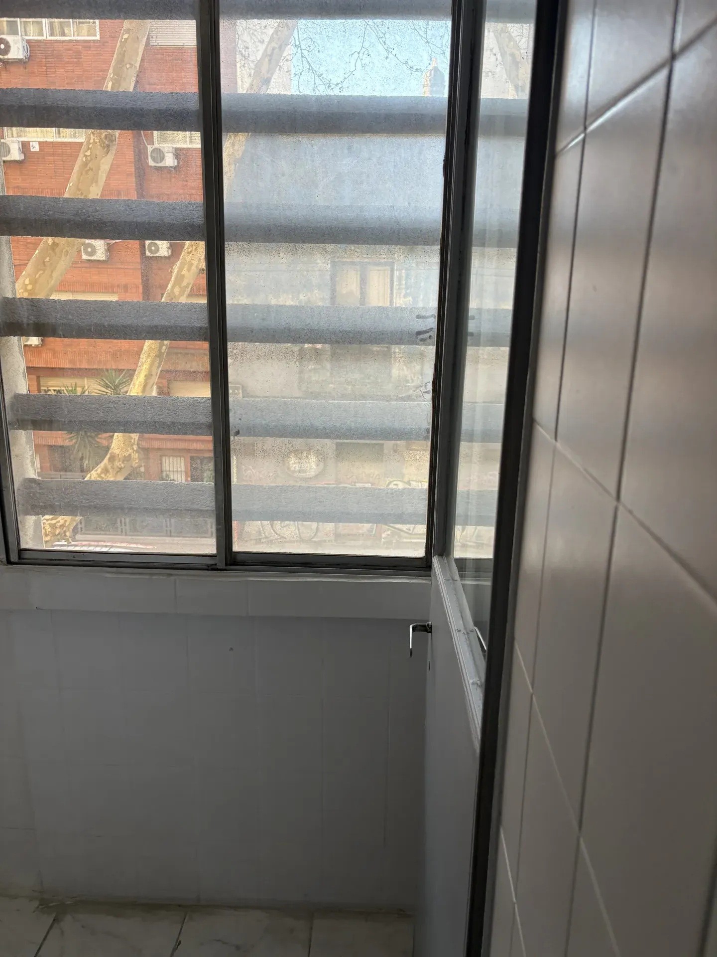 ALQUILER EN BARRIO SUR, 1 DORMITORIO, PISO 2 AL FRENTE, TERRAZA LAVADERO, GASTOS COMUNES BAJOS · Foto 10