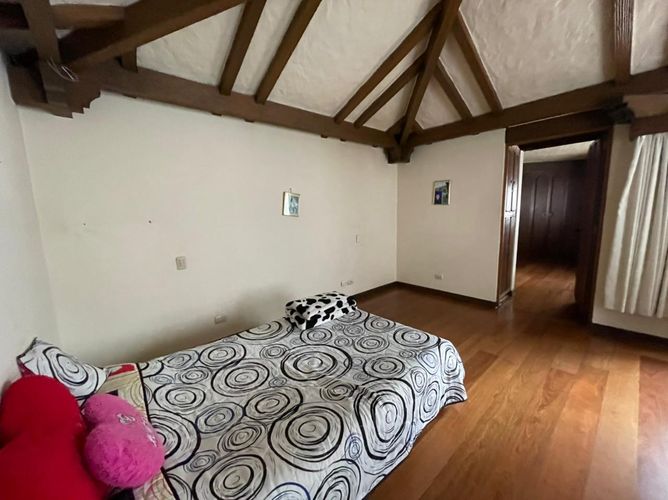Casa en venta en Chico Norte, Bogotá · foto 2 de 24