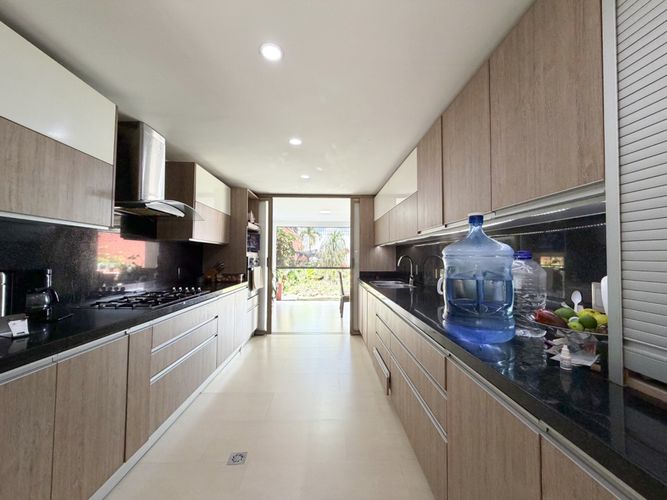 Casa de 5 alcobas en venta en Lagos Del Cacique, Bucaramanga, 310 m² · foto 10 de 19
